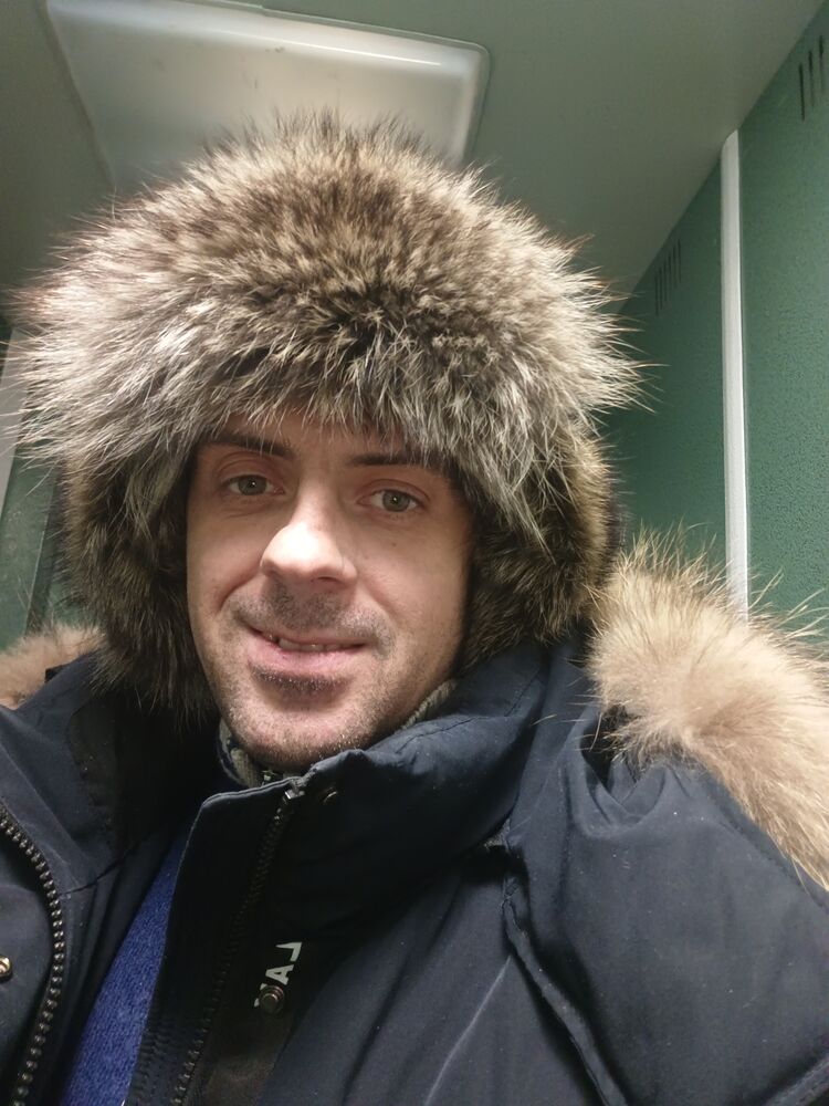  40275327  , 39 ,    -