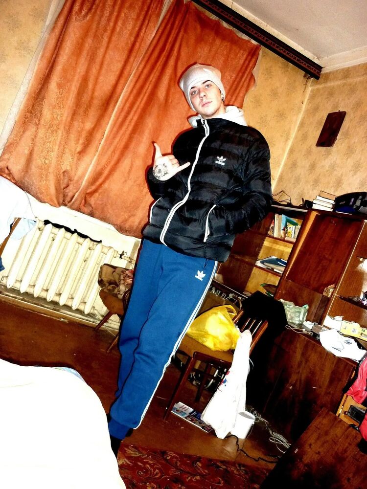  35241667  Sergei, 31 ,    --