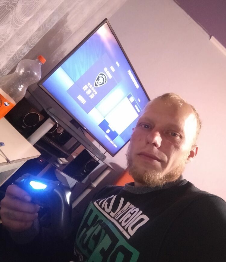  ,   Alex, 33 ,   ,   , 