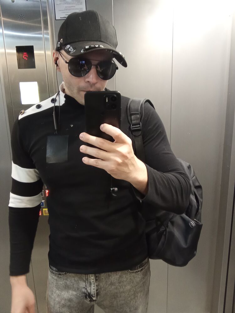  52458667  Vladislove, 33 ,    