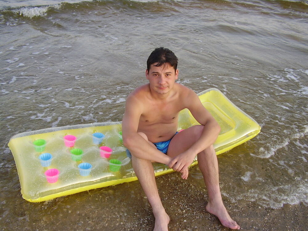  ,   Alex, 41 ,   