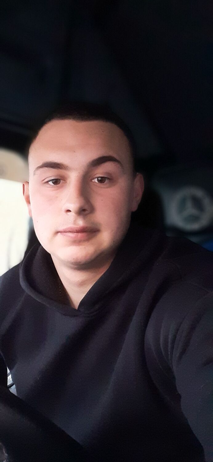  44292117  Sergey, 21 ,    Deleted