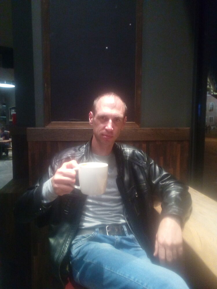  16215637  Damian, 49 ,    