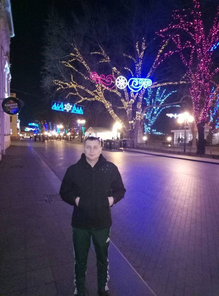  ,   Ruslan, 43 ,   ,   , c 