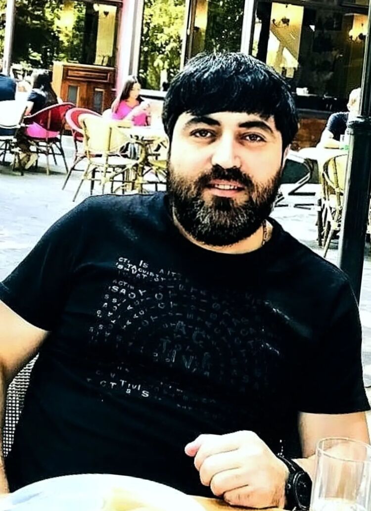  45145327  Zurab, 38 ,    