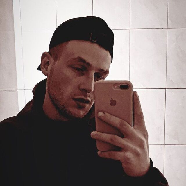  43840217  Yago, 24 ,    