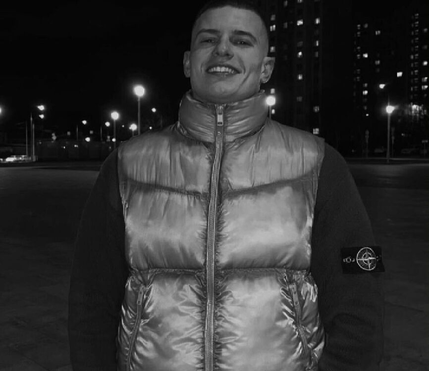  48438067  Artem, 25 ,    