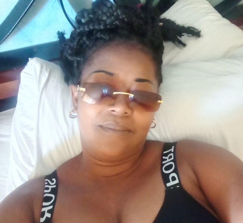  ,   Yanet, 53 ,   ,   