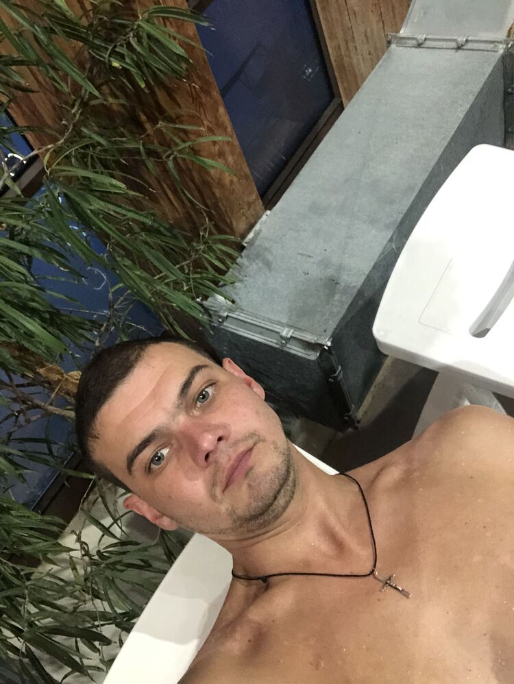  33996457  , 35 ,    
