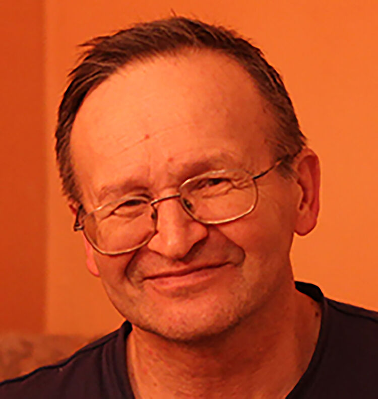  46716517  Aleks, 52 ,    