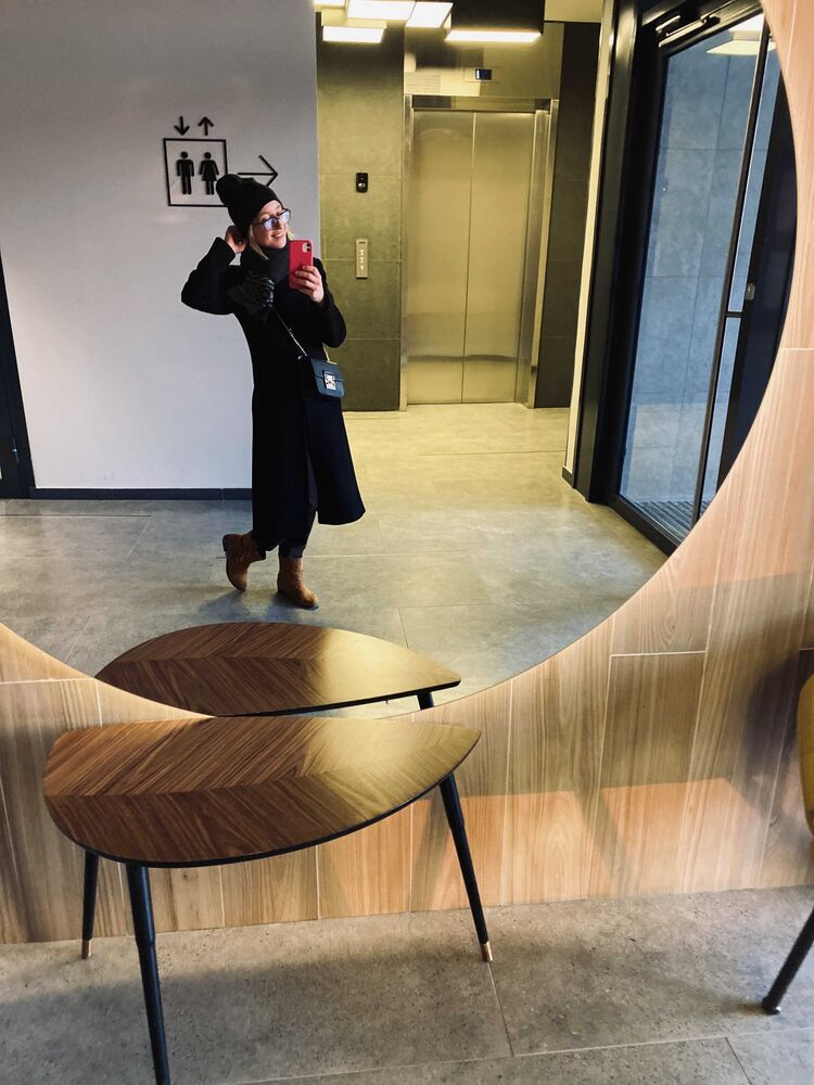  40204167  Sofia, 35 ,    