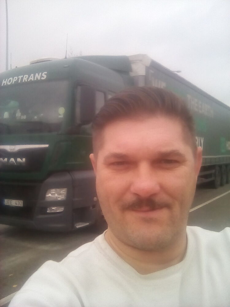  11850727  Aleksandr, 51 ,    