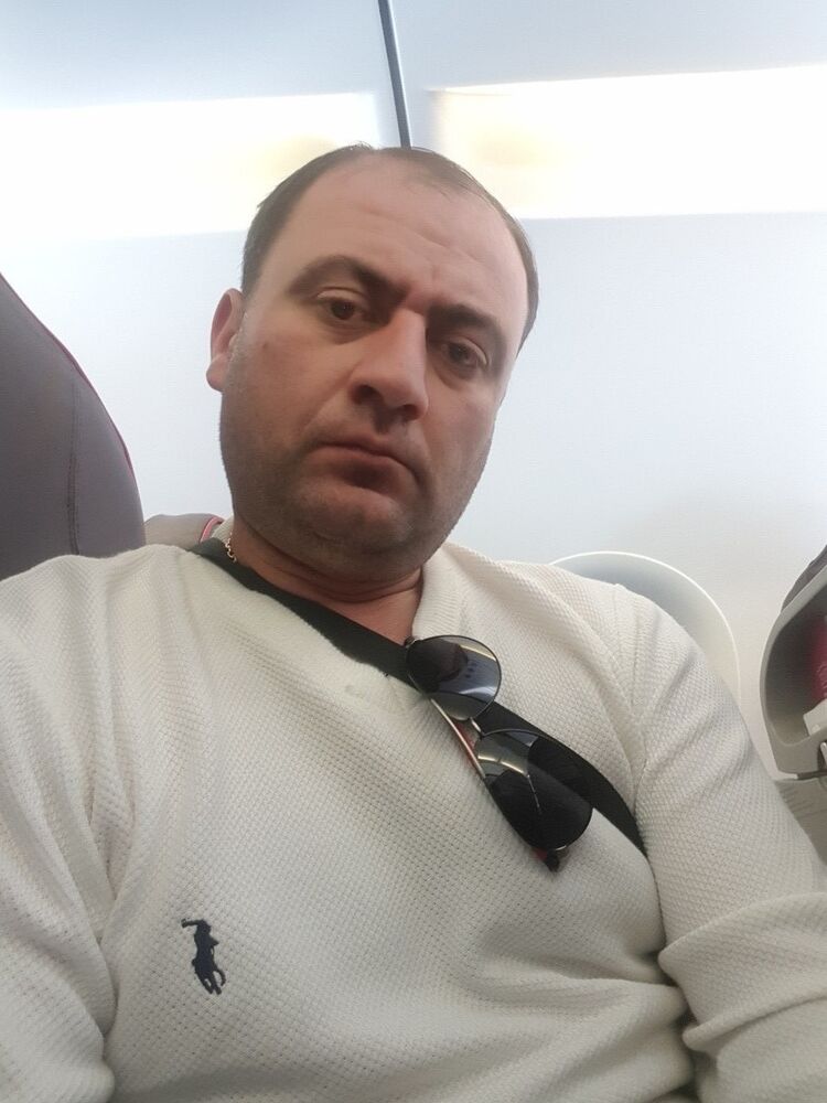  ,   Vaxo, 44 ,   