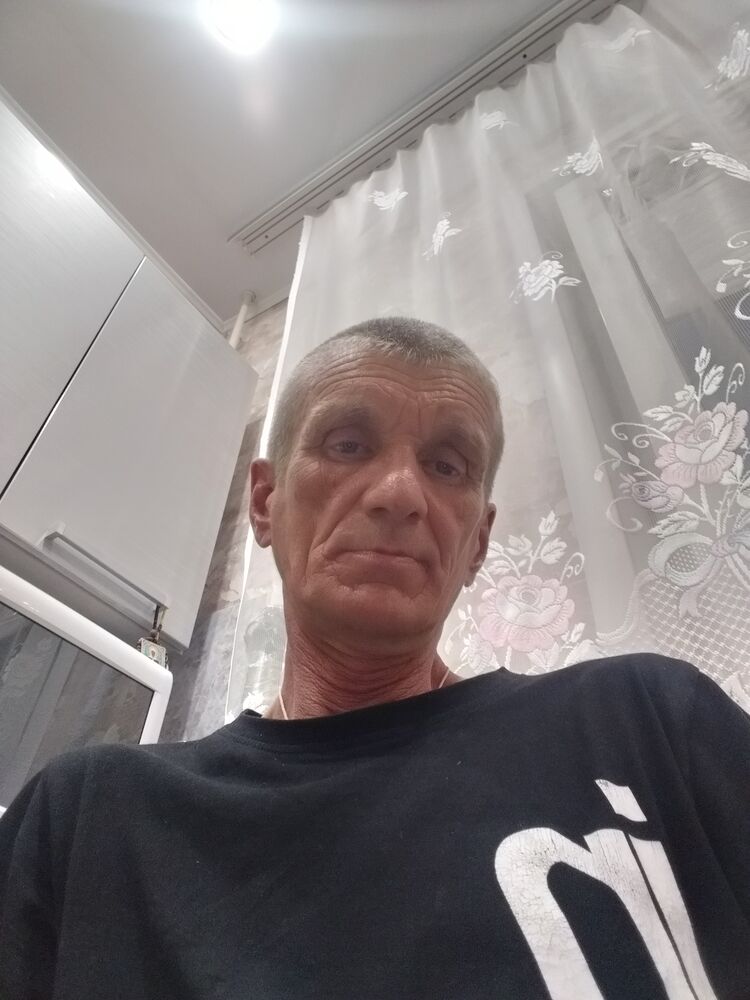  36958817  , 52 ,    