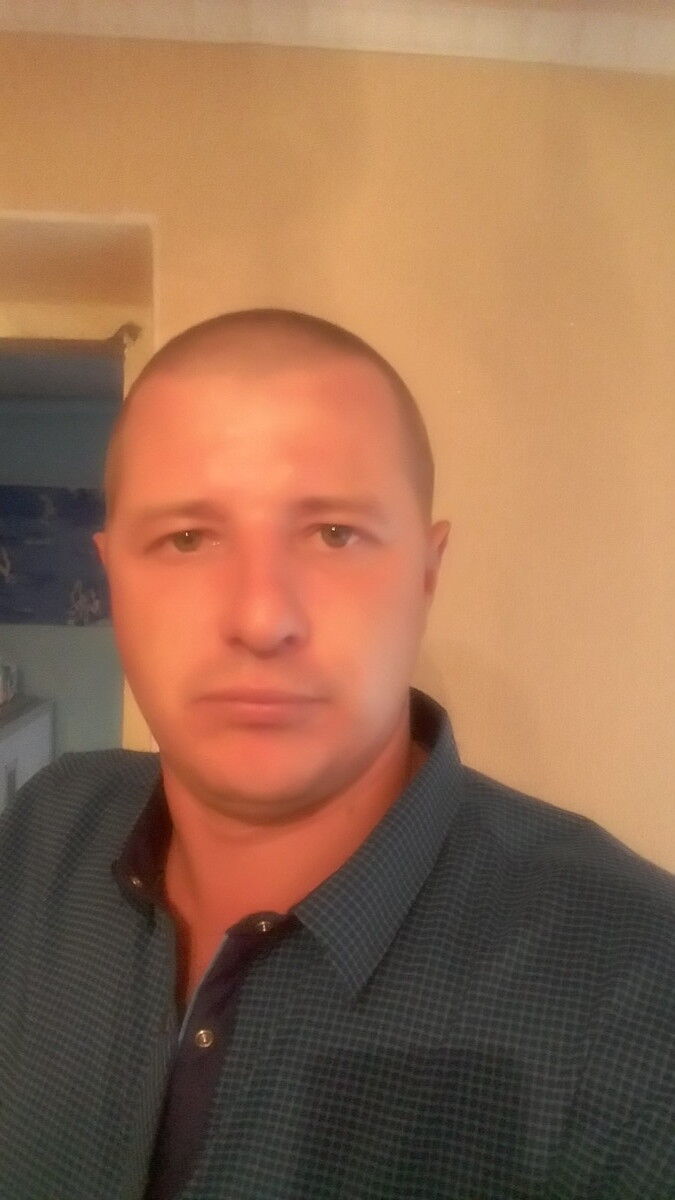  7823737  Vladimir, 44 ,     