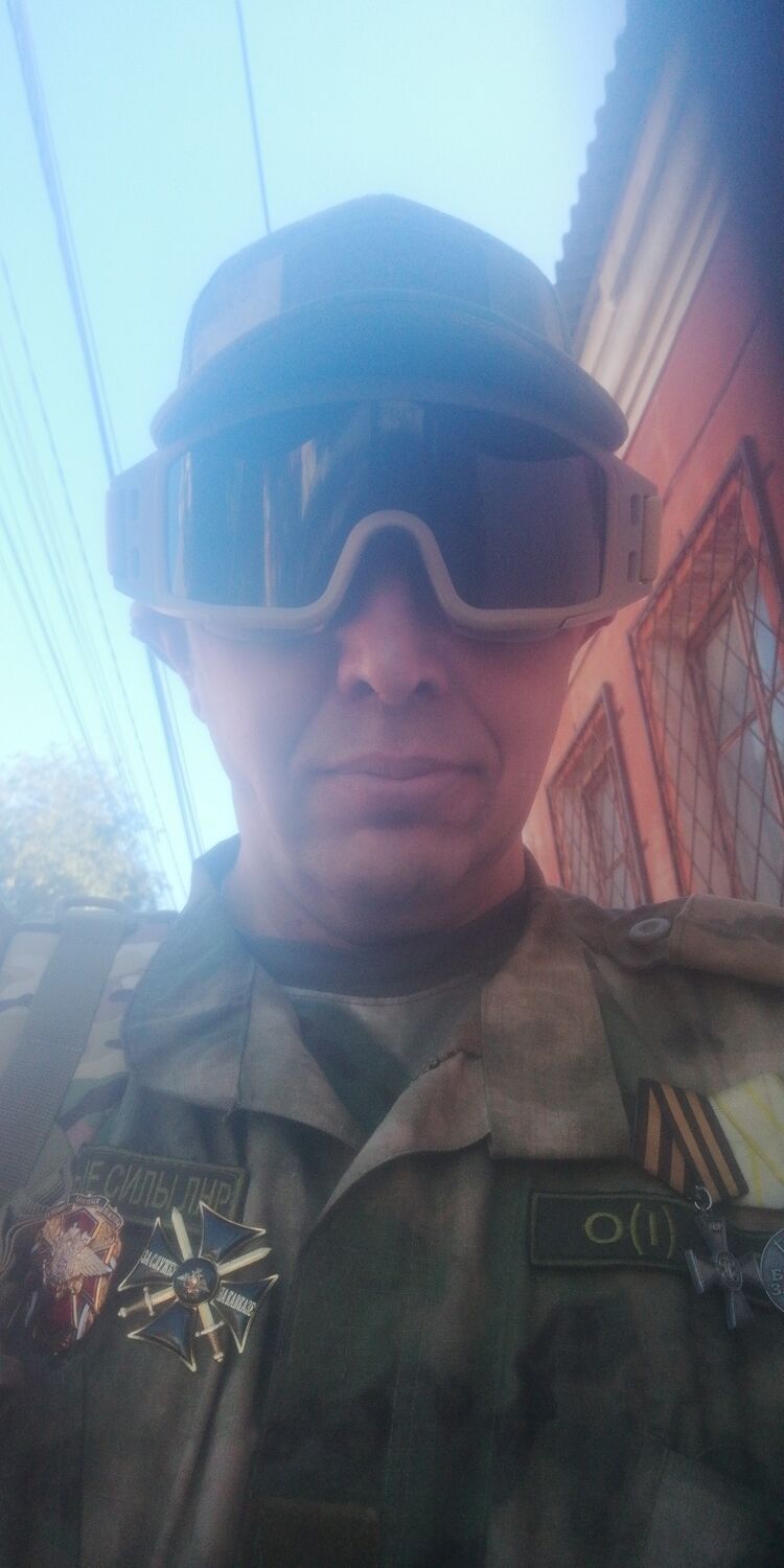  ,   Vezlivue, 49 ,     , c 