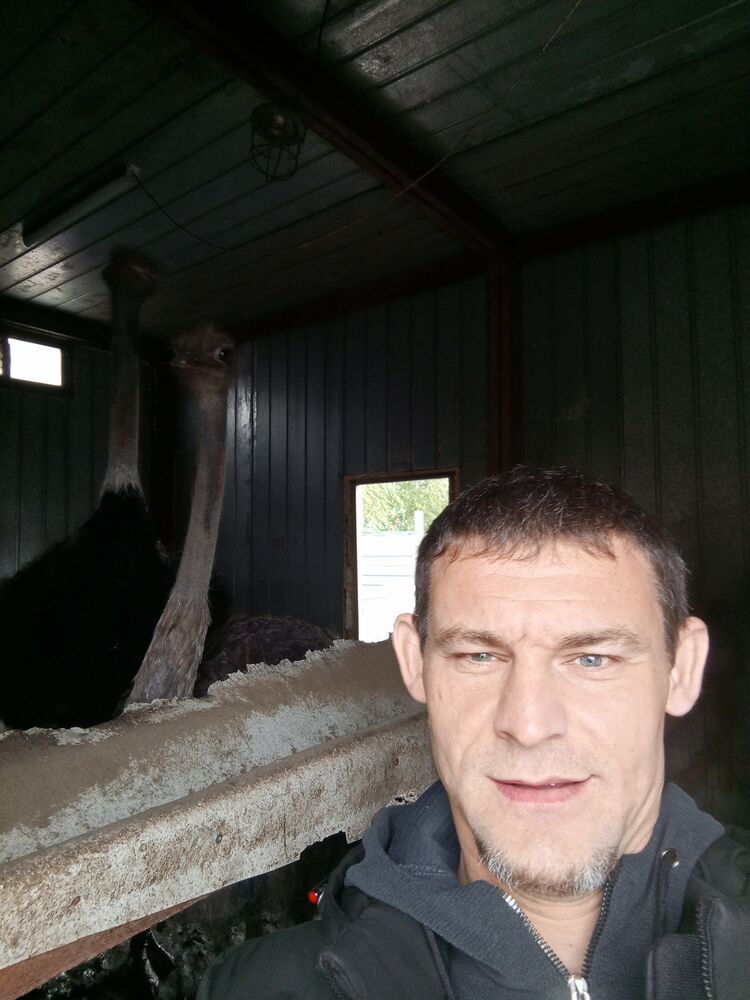  ,   Artem, 36 ,  