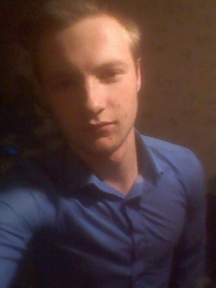 14858527  Denis, 30 ,    