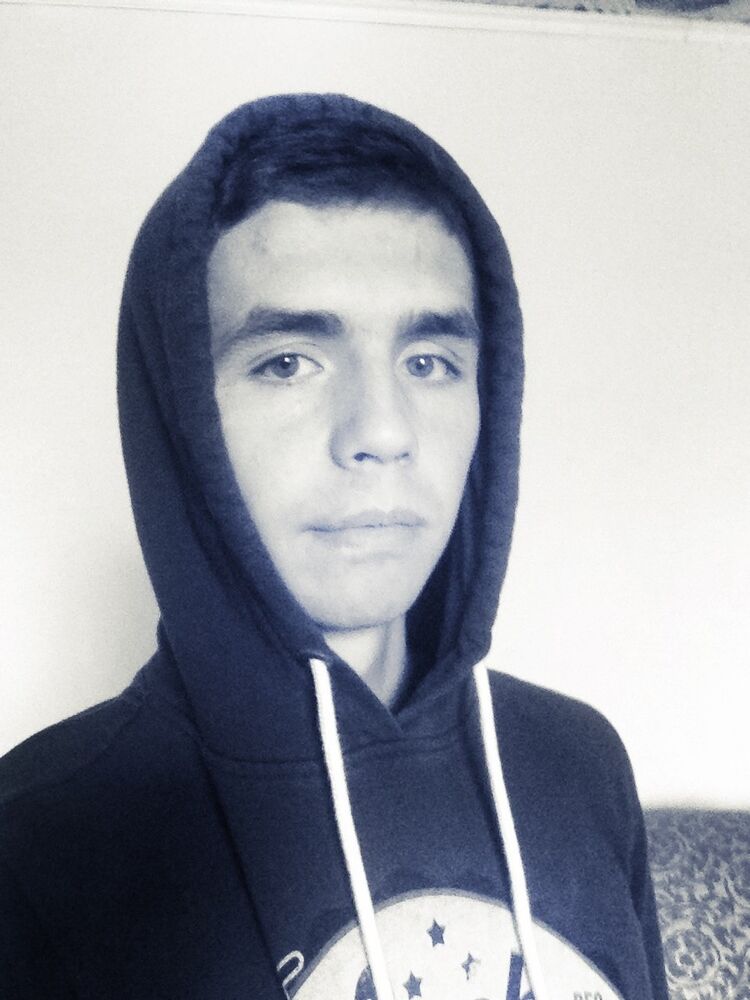  ,   Pedro, 27 ,   