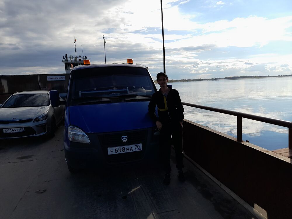  ,   Denis, 40 ,   ,   , c 