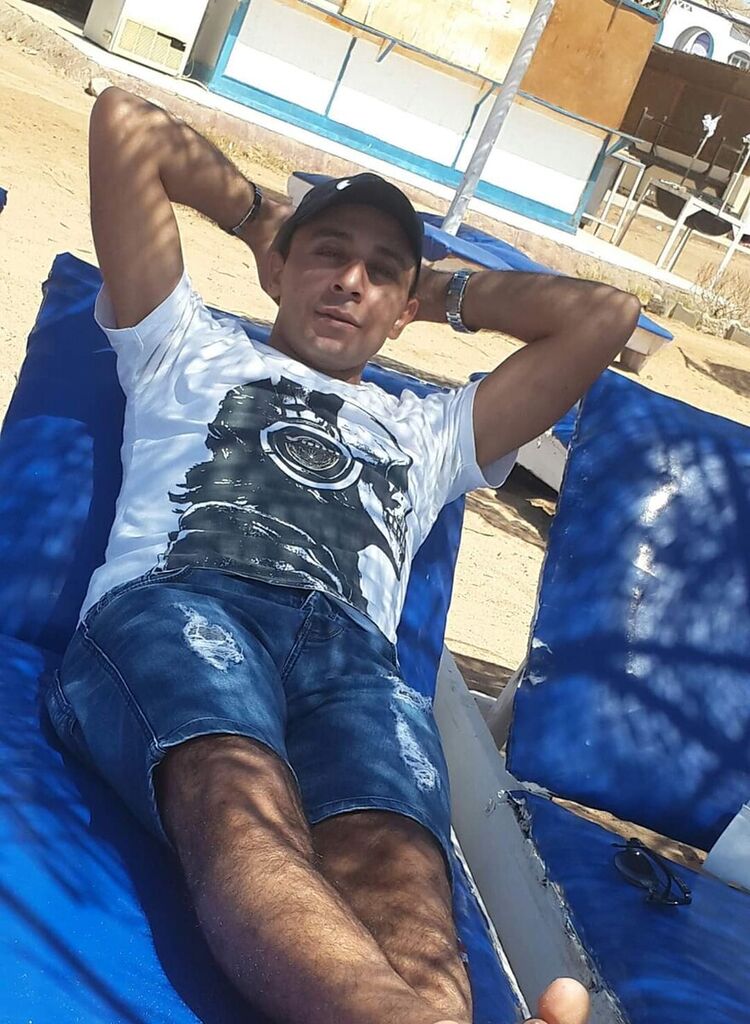  ,   Mr Ahmed, 39 ,   ,   , c 