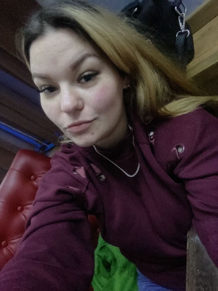  ,   Alexandra, 25 ,   ,   