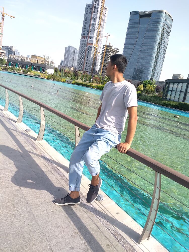  28205177  Murad, 27 ,    