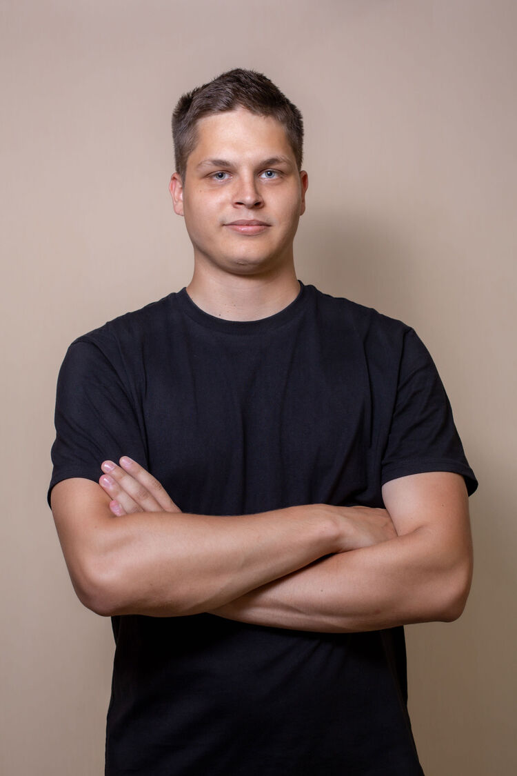  -,   , 25 ,   