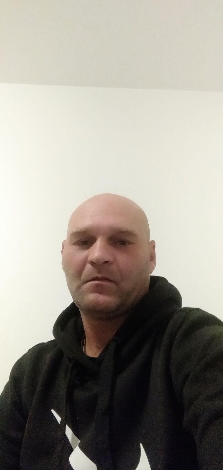 30459227  , 41 ,    Blonie