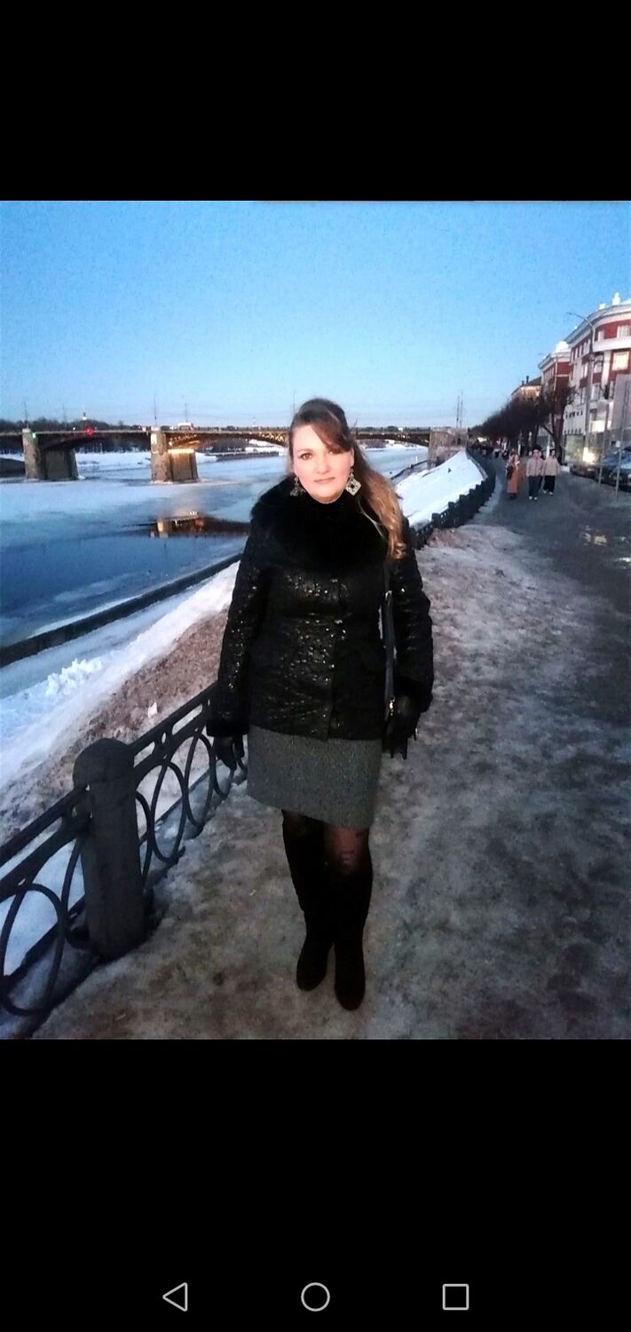  41672687  Anna, 46 ,    