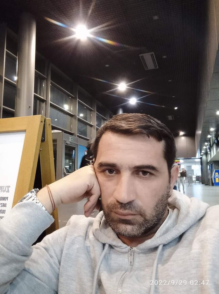  44561087  Lado, 38 ,    
