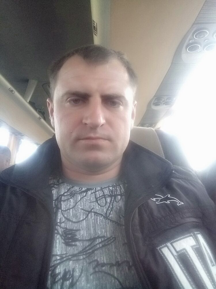  ,   Anton, 32 ,   ,   