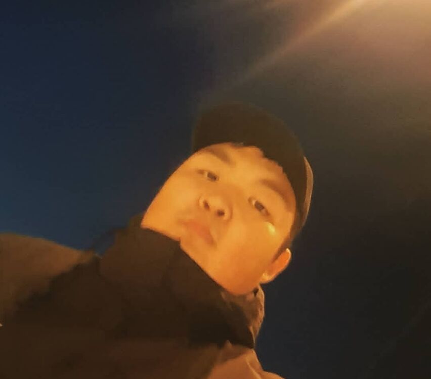  27605117  Andrei, 28 ,    