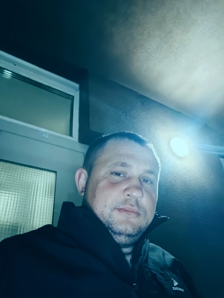  52771737  , 37 ,    