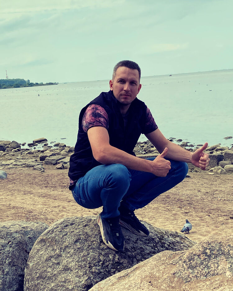  ,   Alex, 34 ,   