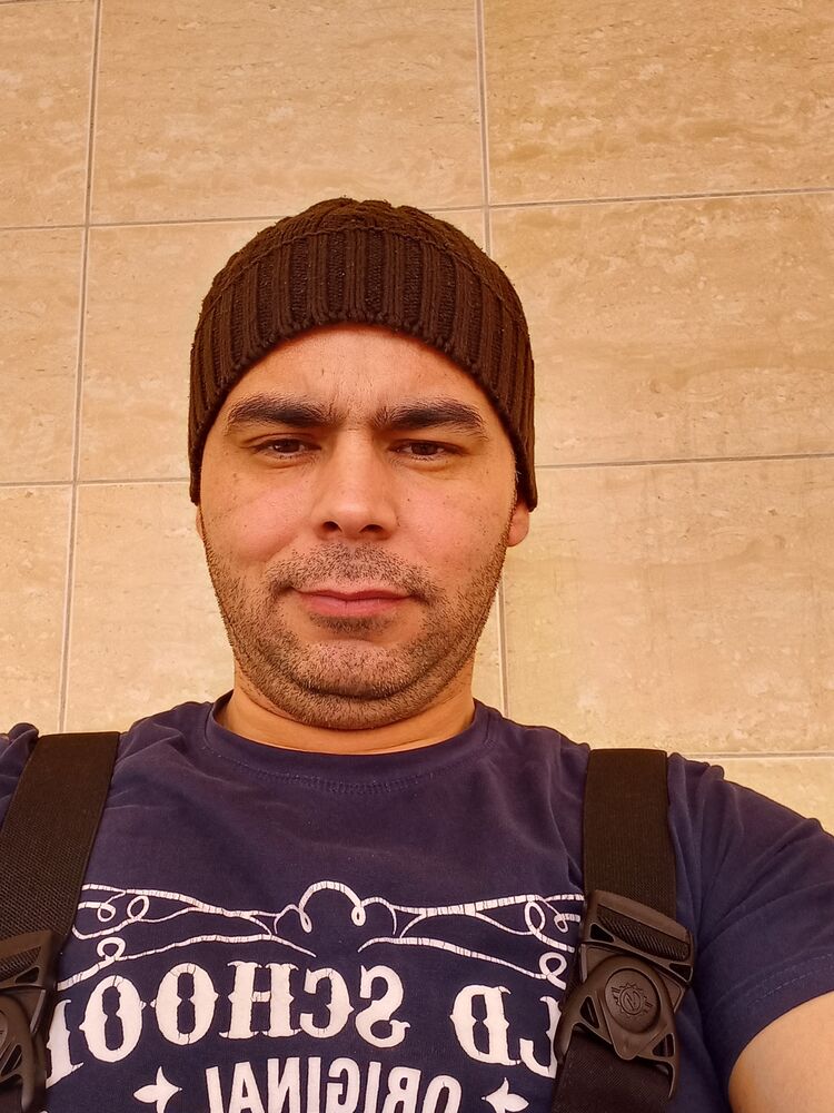 33663067  , 42 ,    