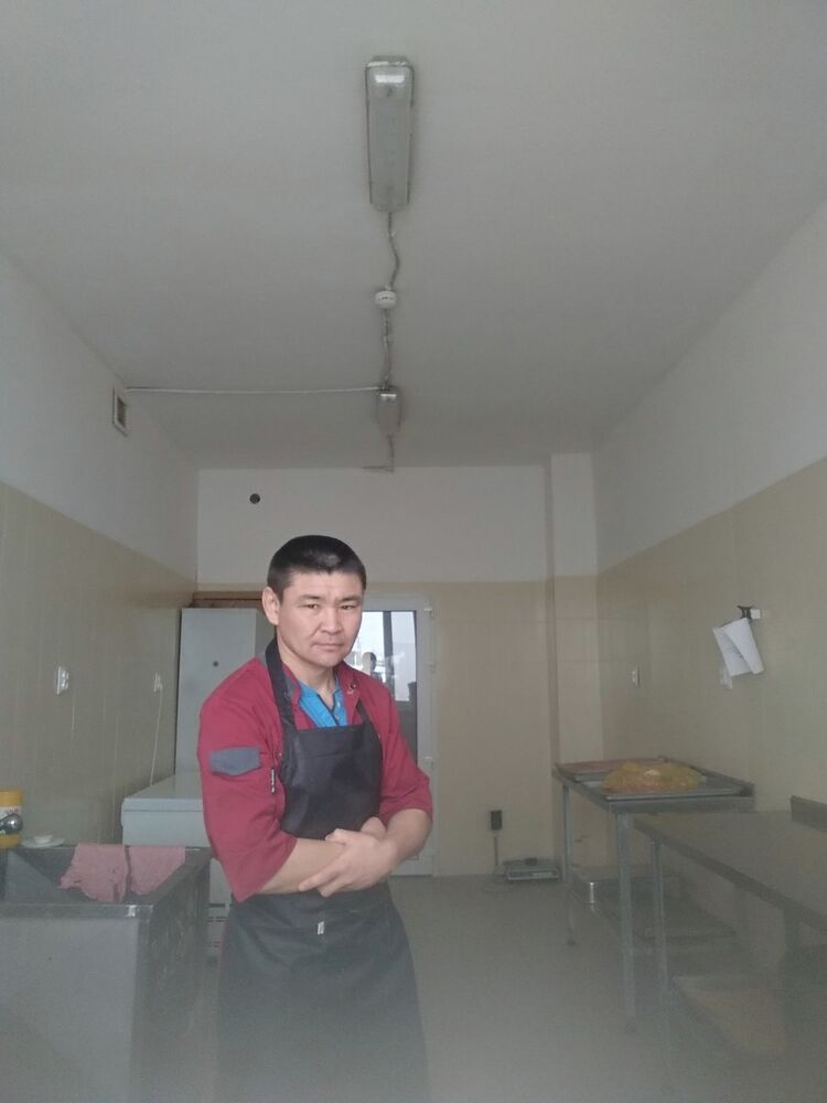  19404207  Valihan, 41 ,    