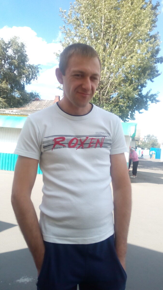  9045327  Ruslan, 48 ,    