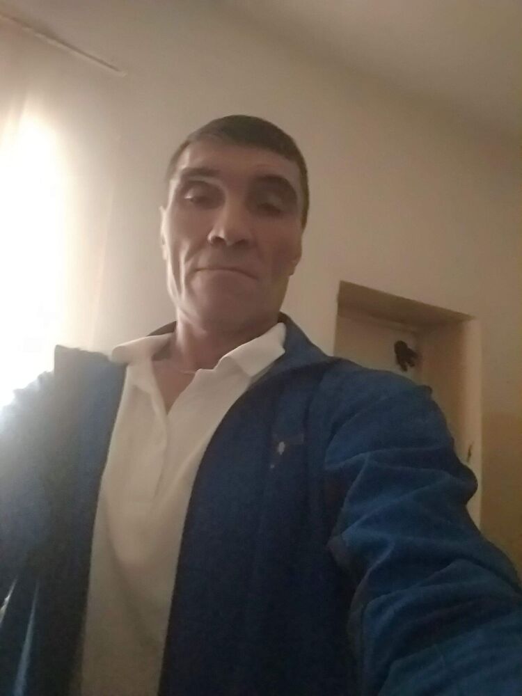  45692787  Mikhail, 52 ,     
