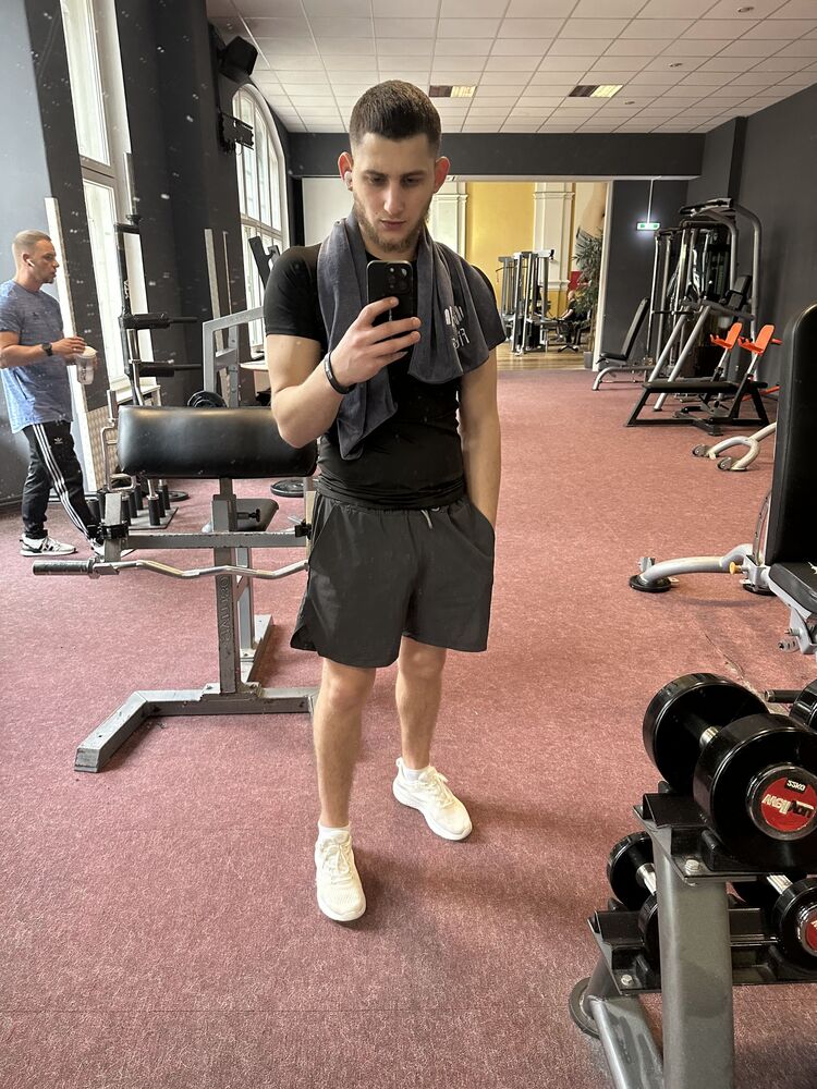  Frankfurt am Main,   Dorin, 22 ,   ,   