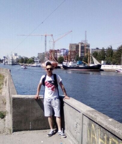  14649347  Denis, 26 ,    