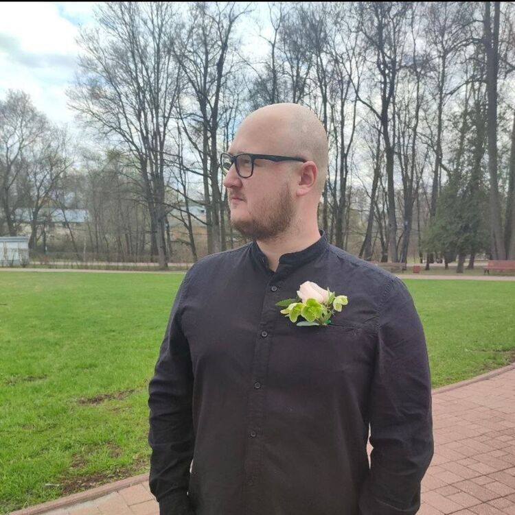  52937187  , 30 ,    