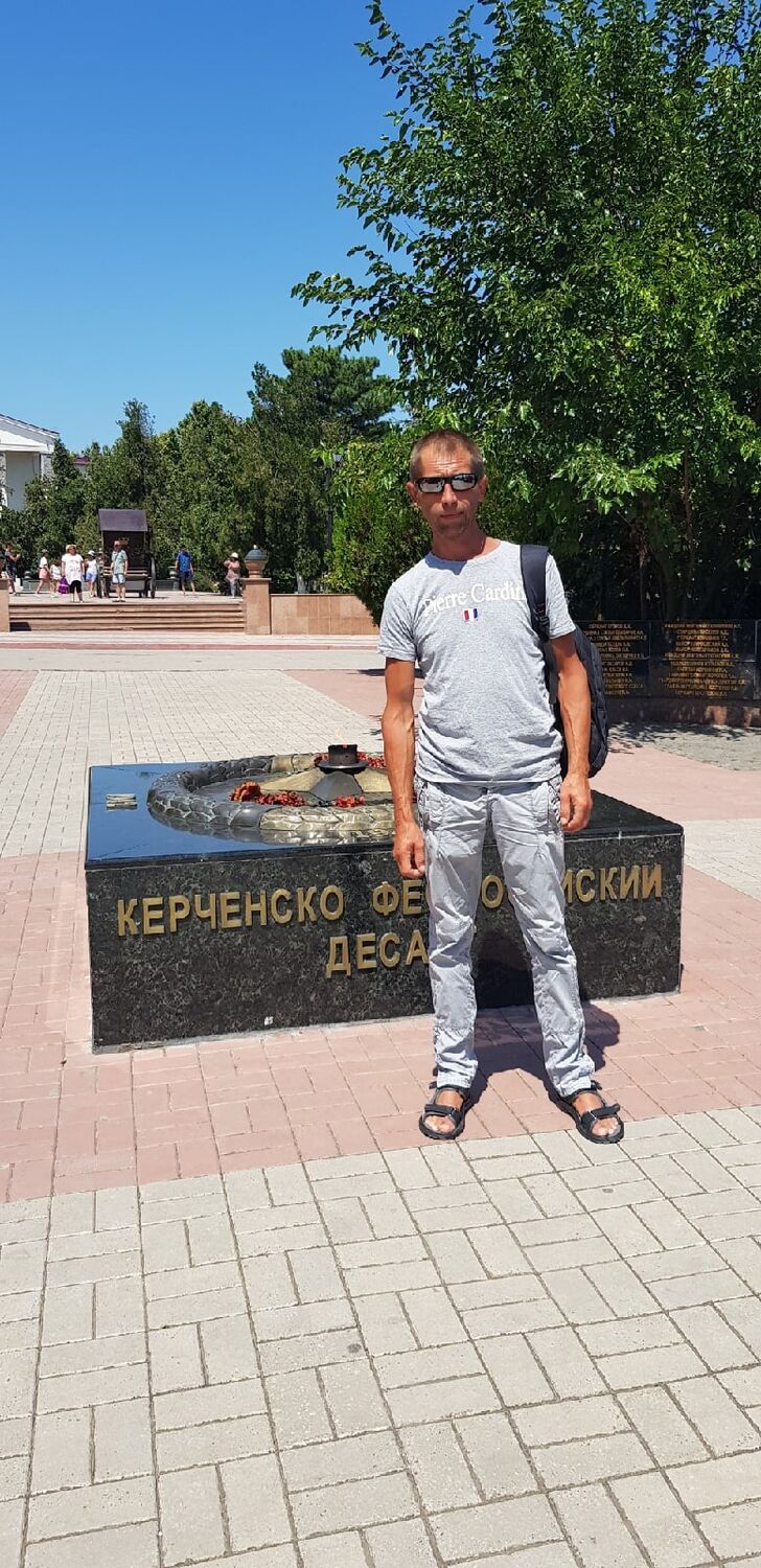  32730647  Den, 53 ,    