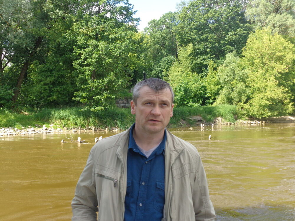  12728517  Leonid, 52 ,    