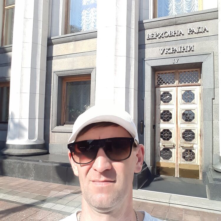  21633127  Vlad, 45 ,    