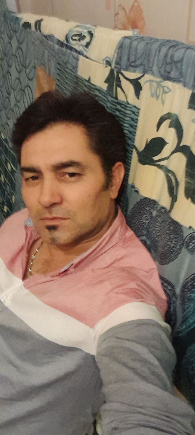  31509137  Adem, 47 ,    