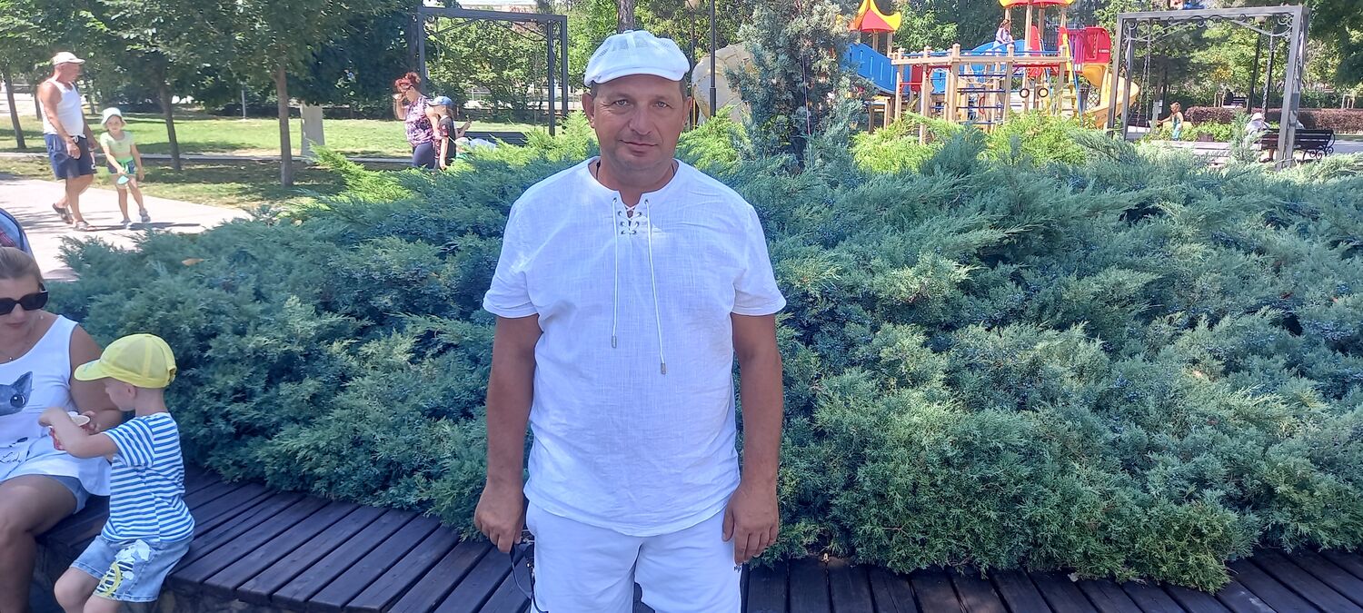  36684107  Vladislav, 47 ,    