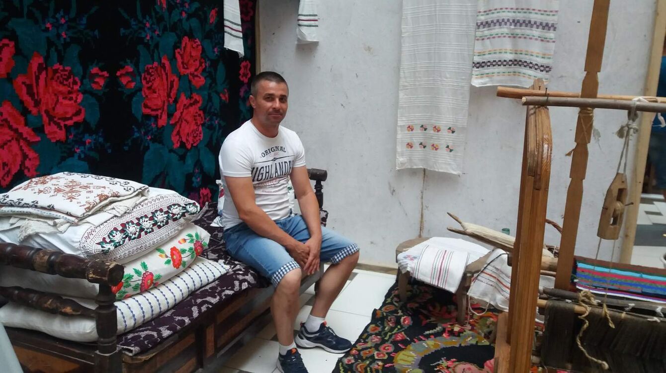  ,   Alex, 36 ,   ,   , c , 