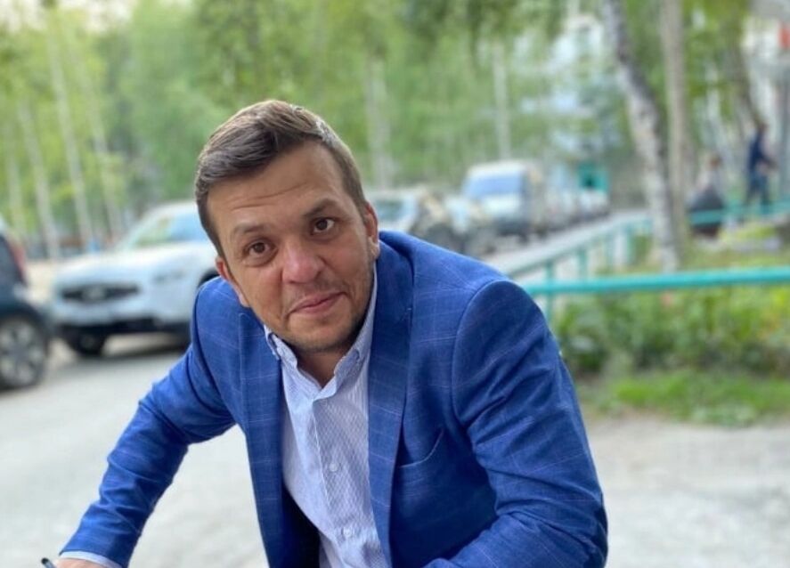 37102617  Grigory, 43 ,    