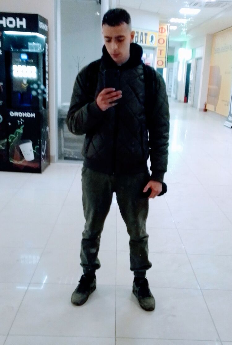  33114787  , 25 ,    -